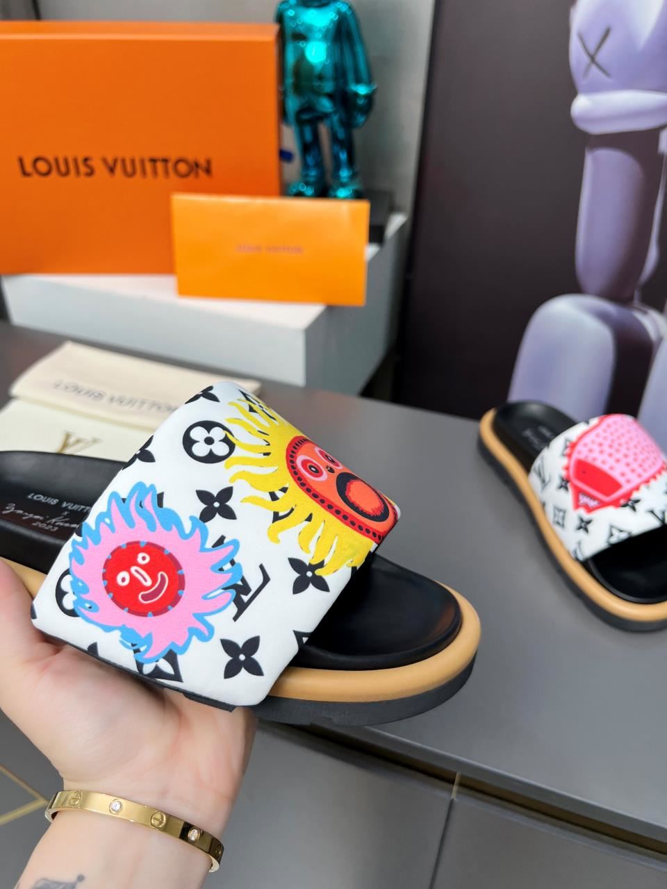 Louis Vuitton Slippers